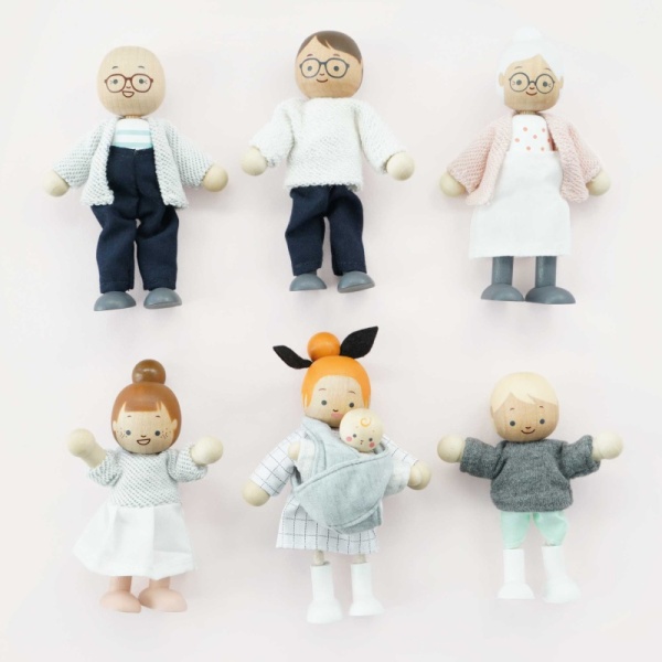 Le Toy Van Wooden Dolly Family