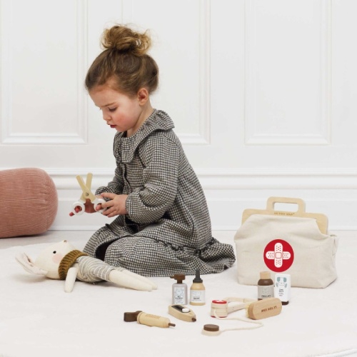 Le Toy Van Wooden Animal Vet Set