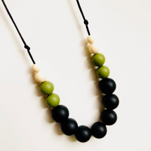 Mama Knows Betty Black Olive Cream Teething Necklace (16)
